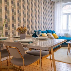 Plumeria - Grand Appartement 75M2 - Au Calme - Proche Gare, Nouvelle Ville - Parking Public Gratuit - 2 Chambres - 4 Lits Separes